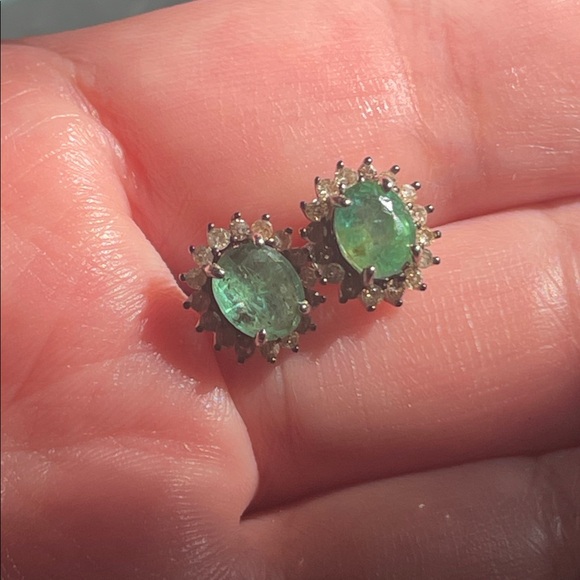 NWT Natural Zambian Emerald Stud Earrings & Natural Diamond in 925 Silver - Picture 8 of 8